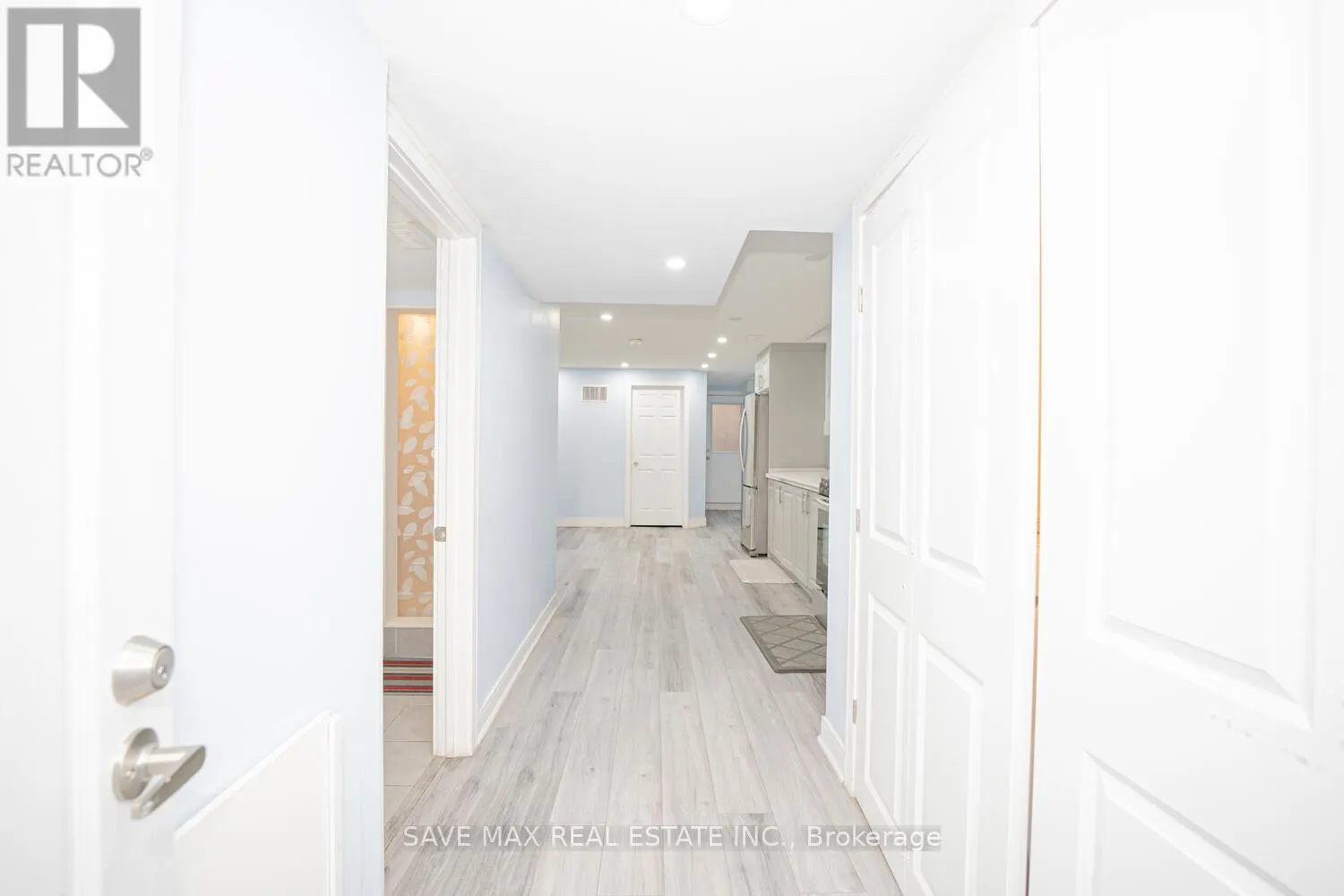 23 HENDRICKS CRESCENT