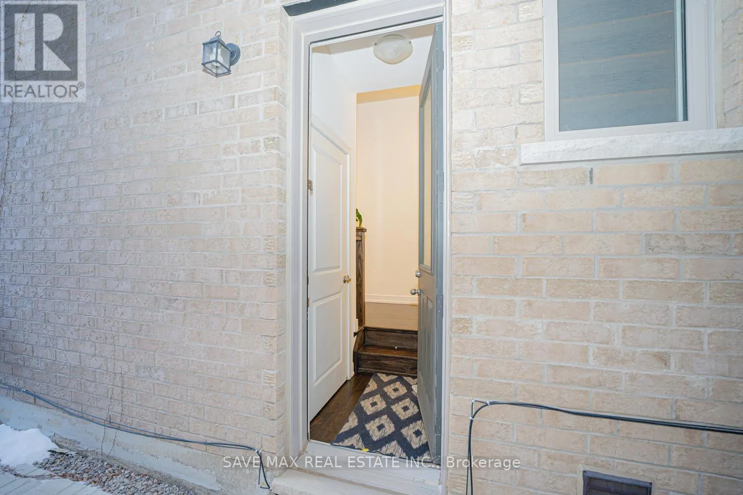 23 HENDRICKS CRESCENT