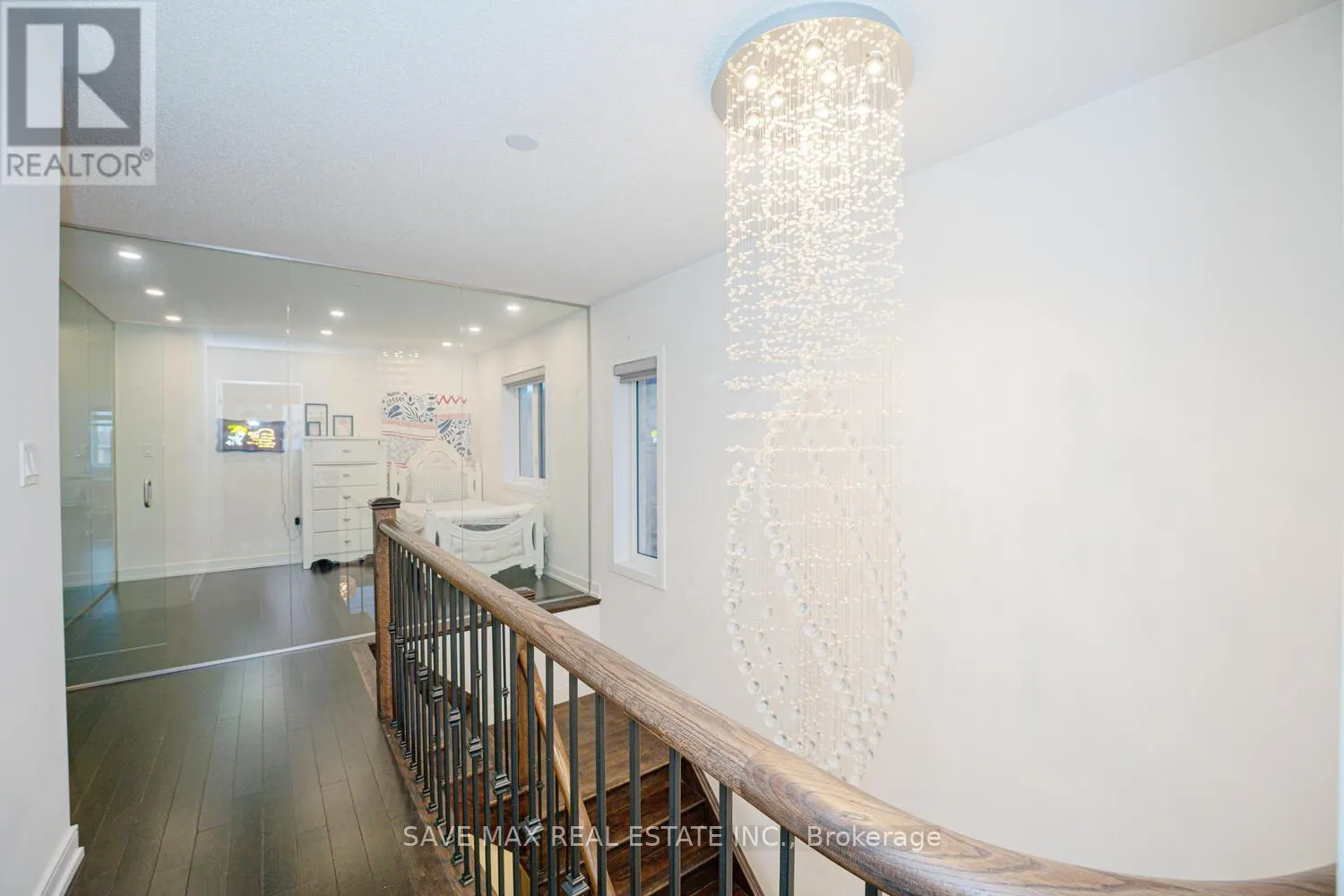 23 HENDRICKS CRESCENT