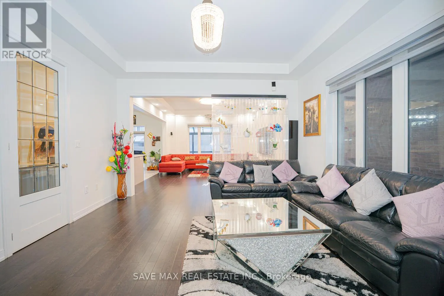 23 HENDRICKS CRESCENT