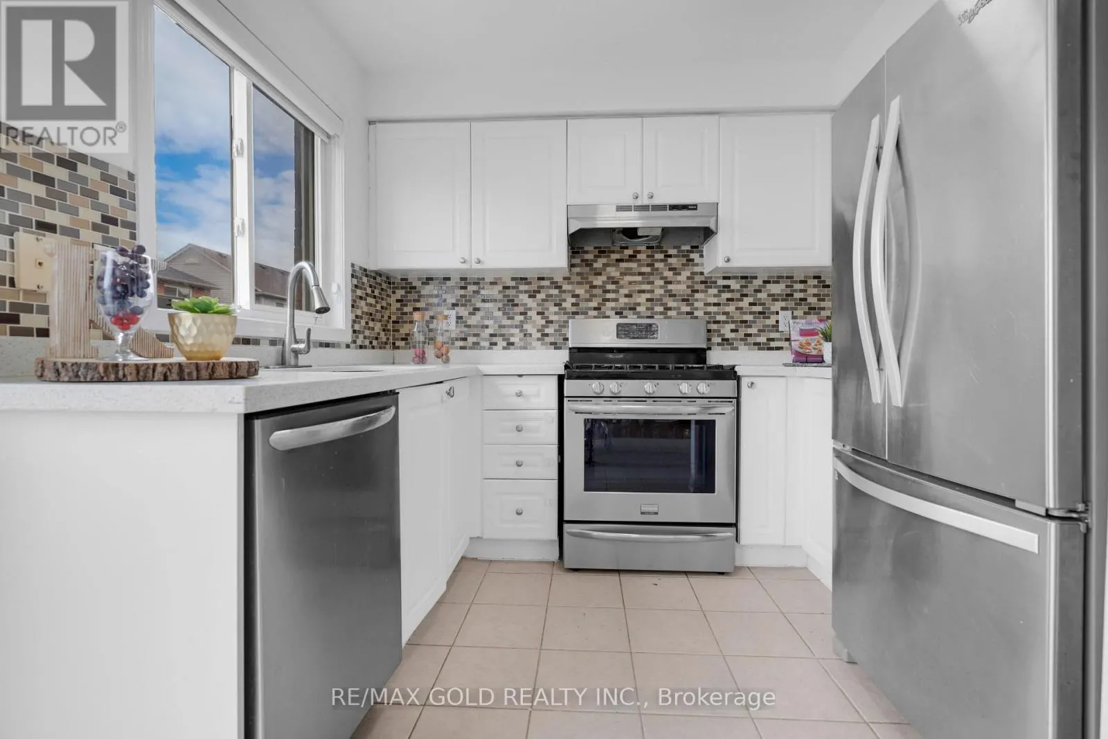 255 BRISDALE DRIVE