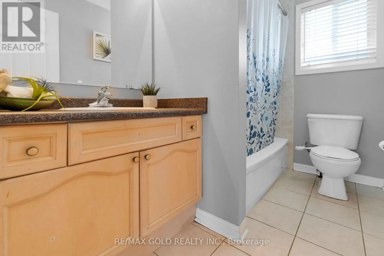 255 BRISDALE DRIVE