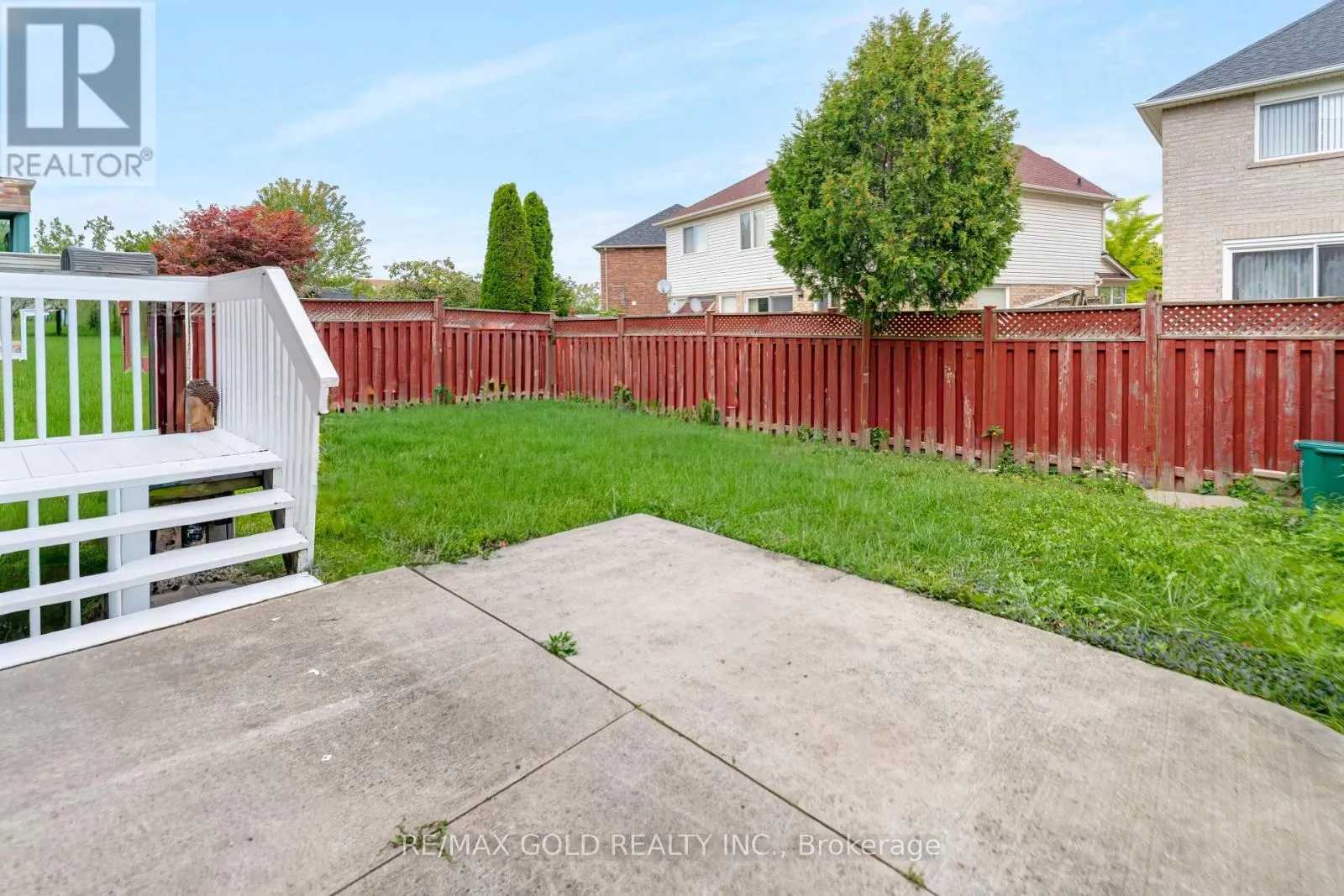 255 BRISDALE DRIVE