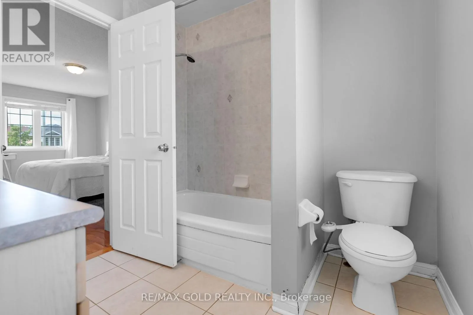 255 BRISDALE DRIVE