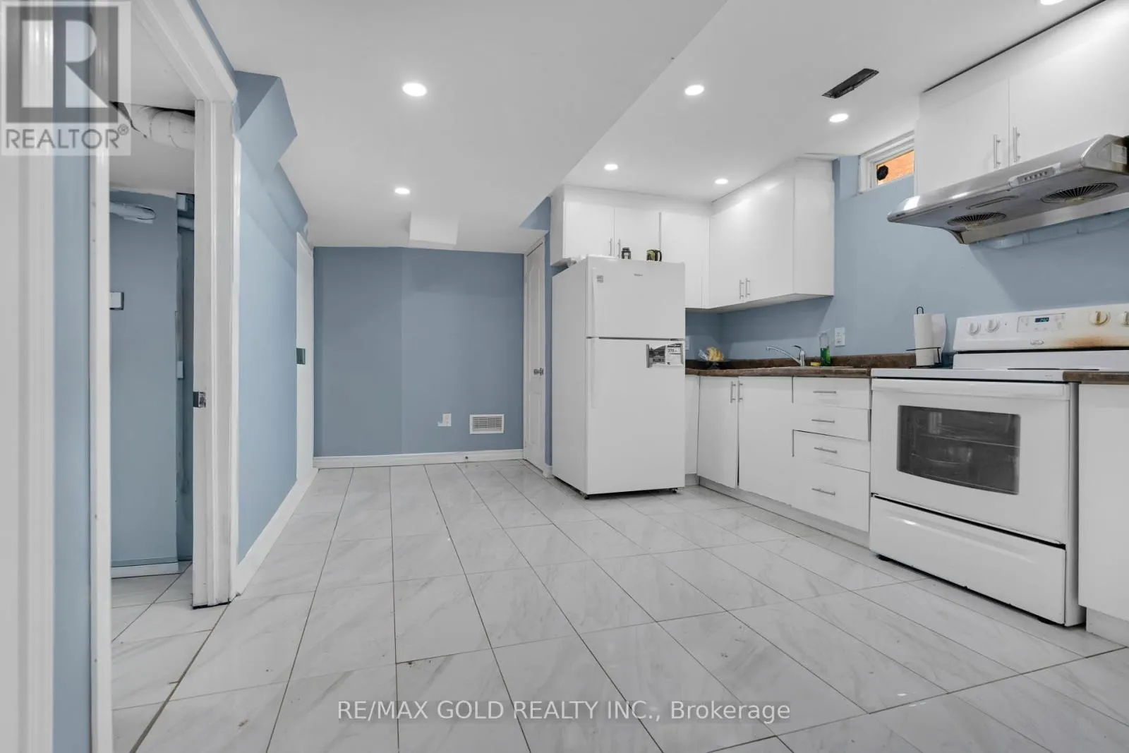 255 BRISDALE DRIVE