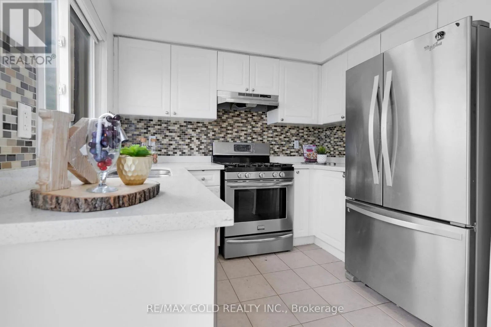 255 BRISDALE DRIVE