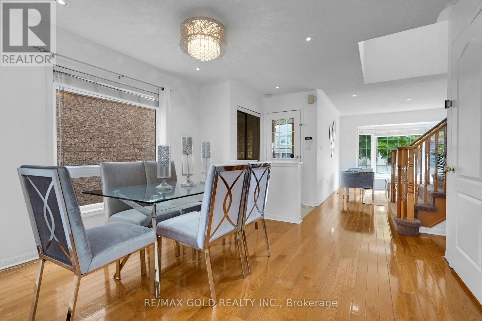 255 BRISDALE DRIVE
