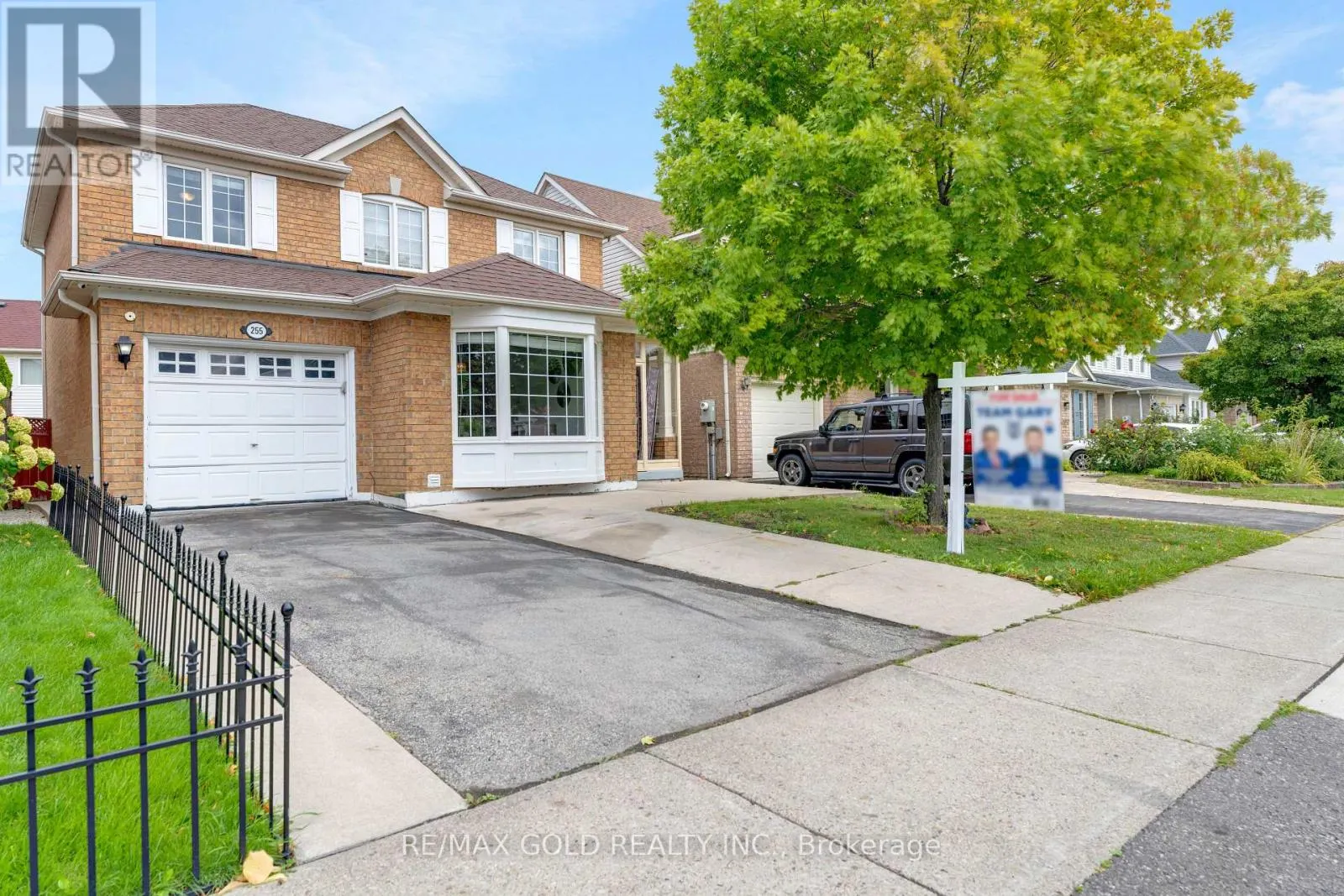 255 BRISDALE DRIVE