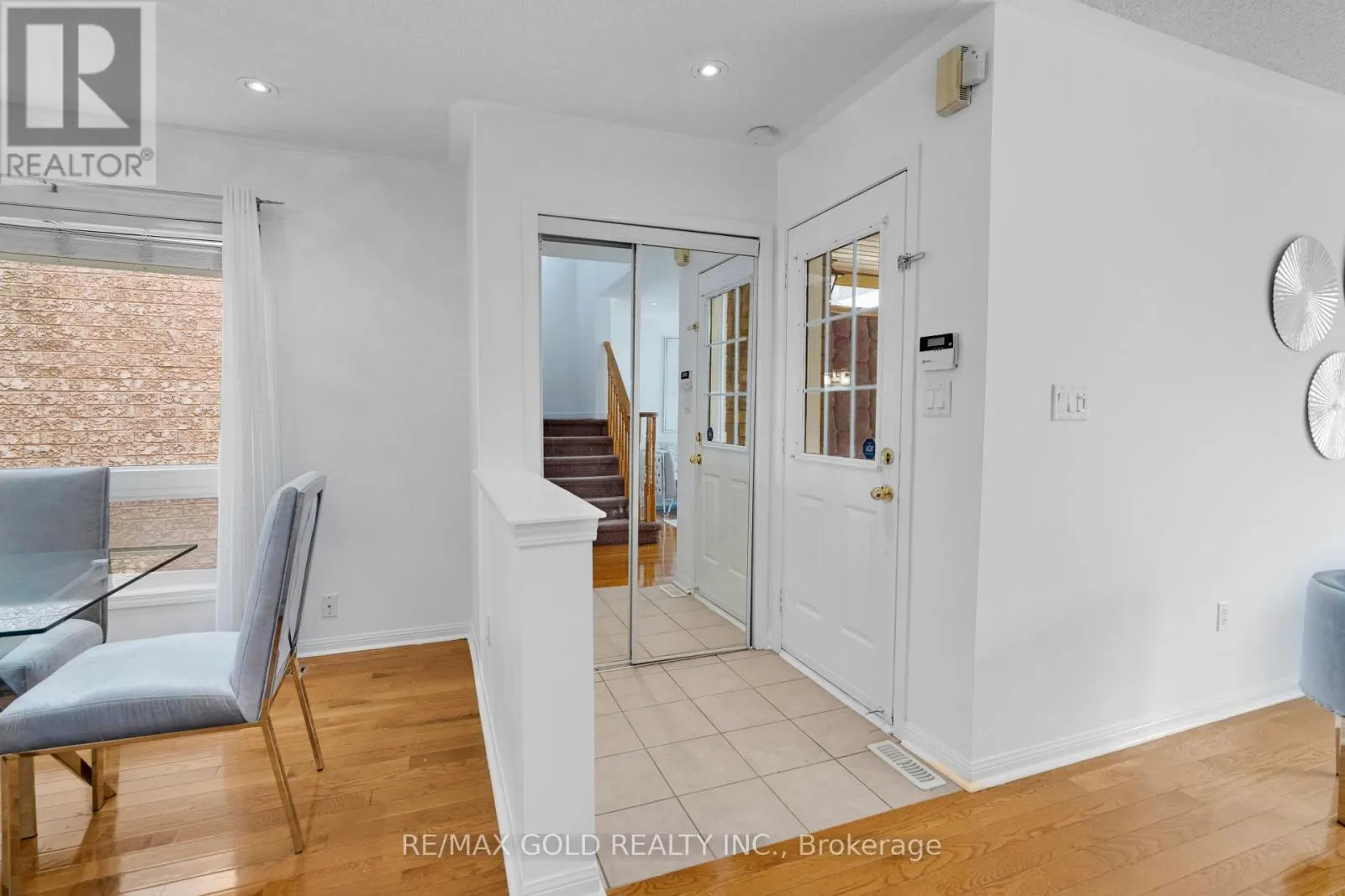 255 BRISDALE DRIVE