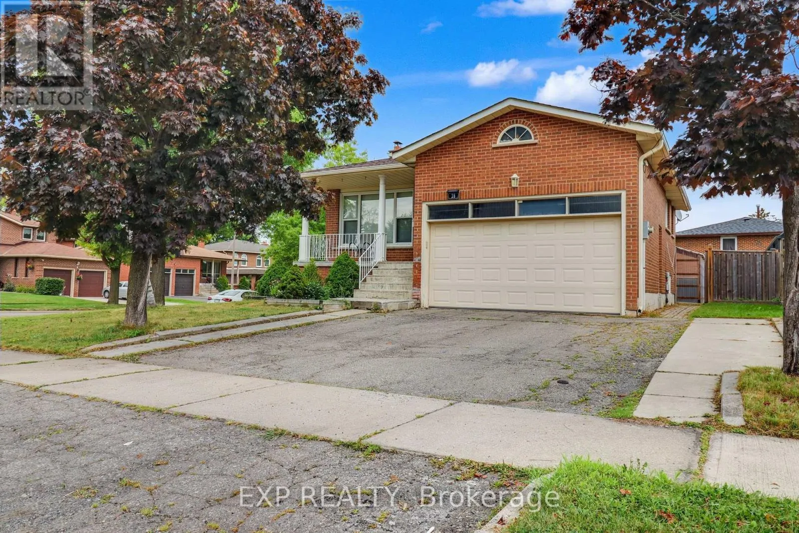 28 POINSETTIA PLACE