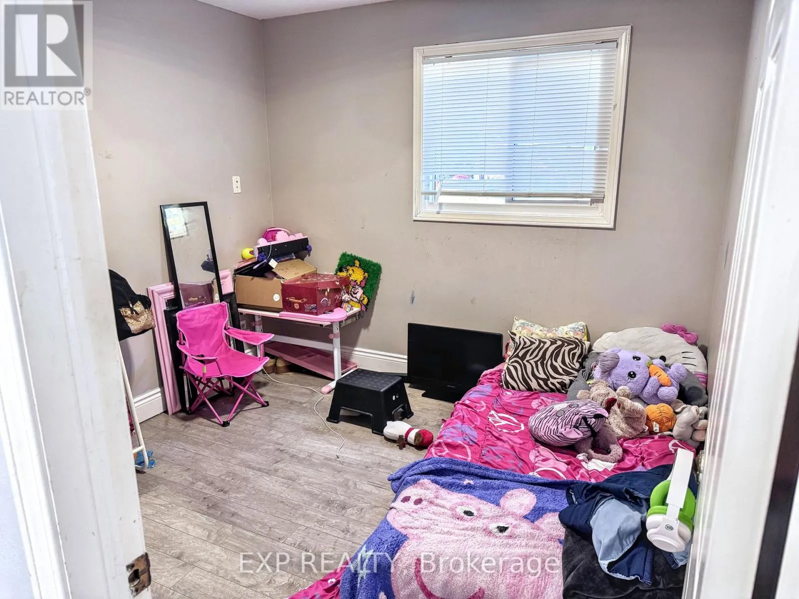 28 POINSETTIA PLACE