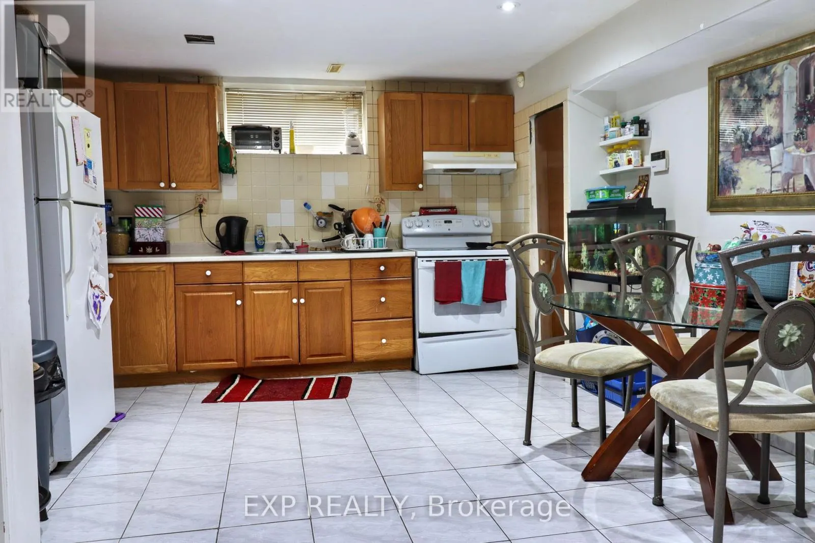 28 POINSETTIA PLACE