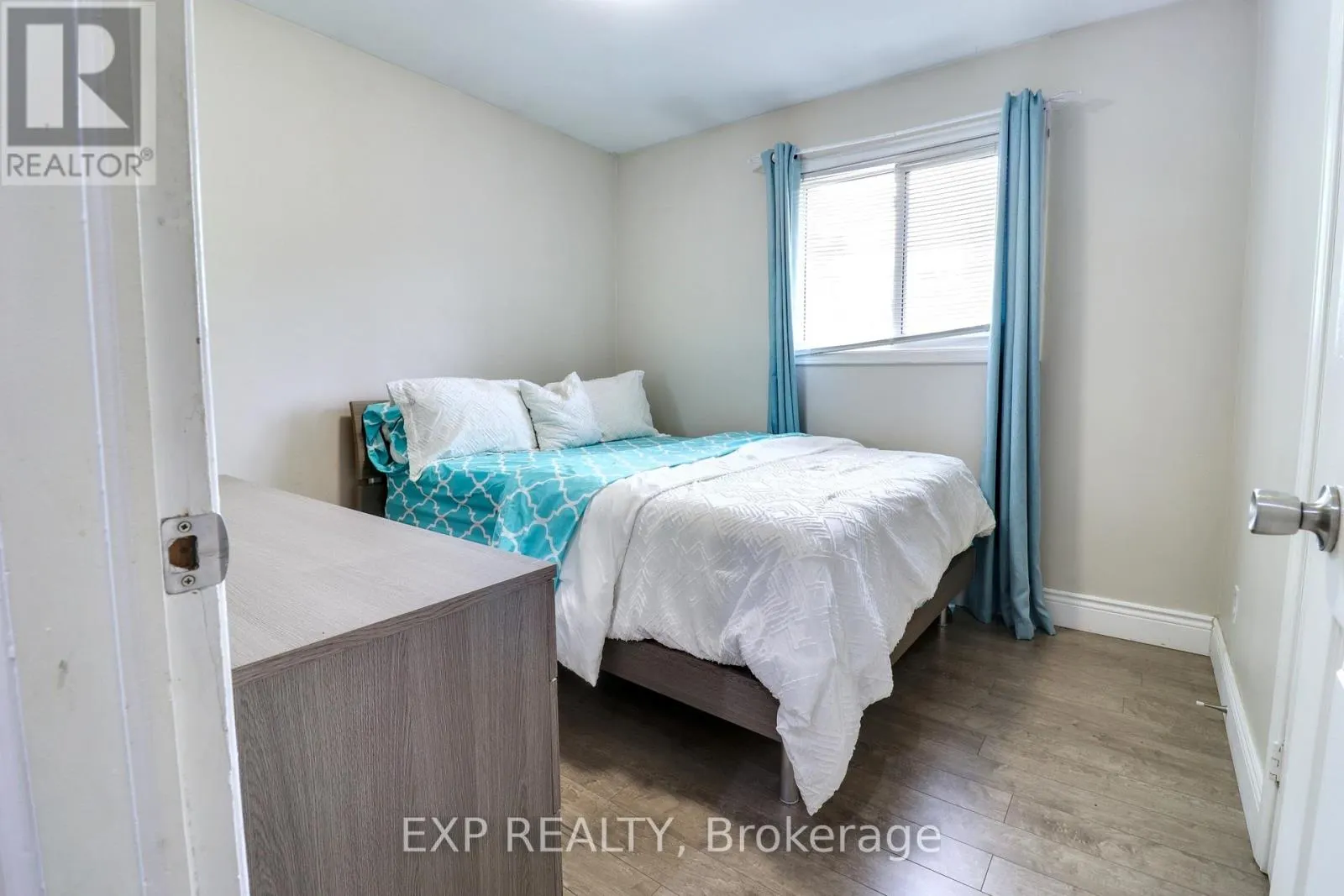 28 POINSETTIA PLACE