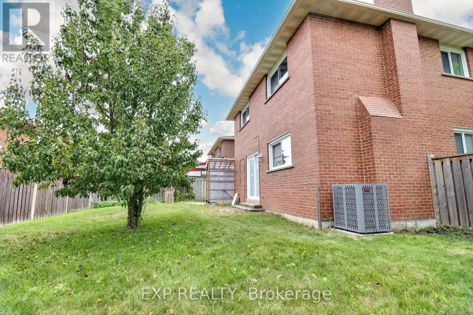 28 POINSETTIA PLACE