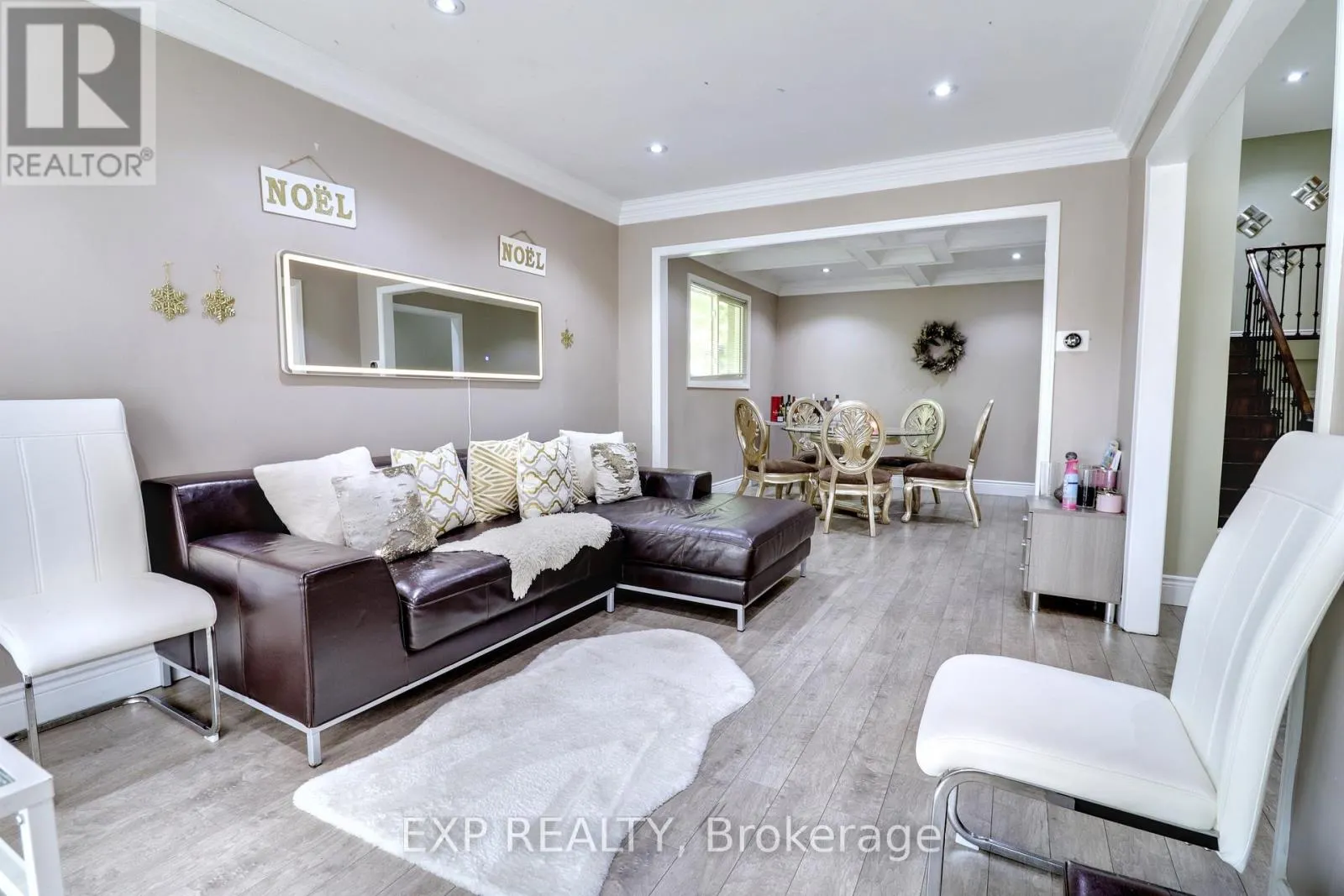 28 POINSETTIA PLACE