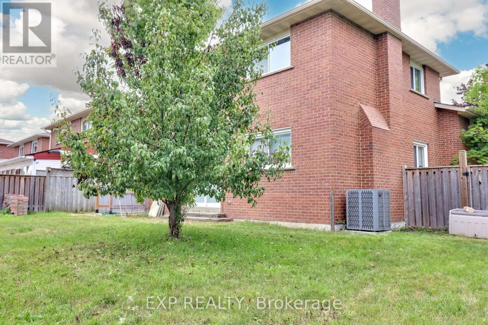 28 POINSETTIA PLACE