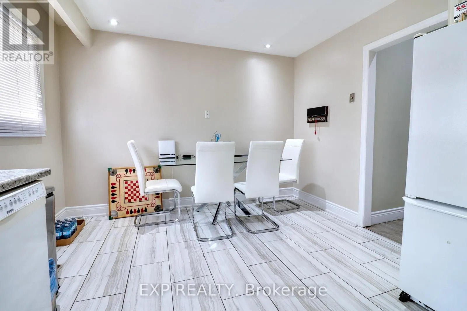 28 POINSETTIA PLACE