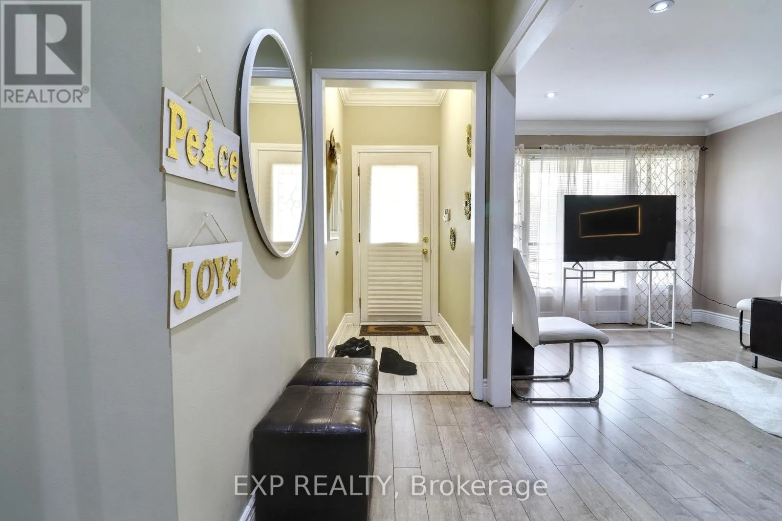 28 POINSETTIA PLACE