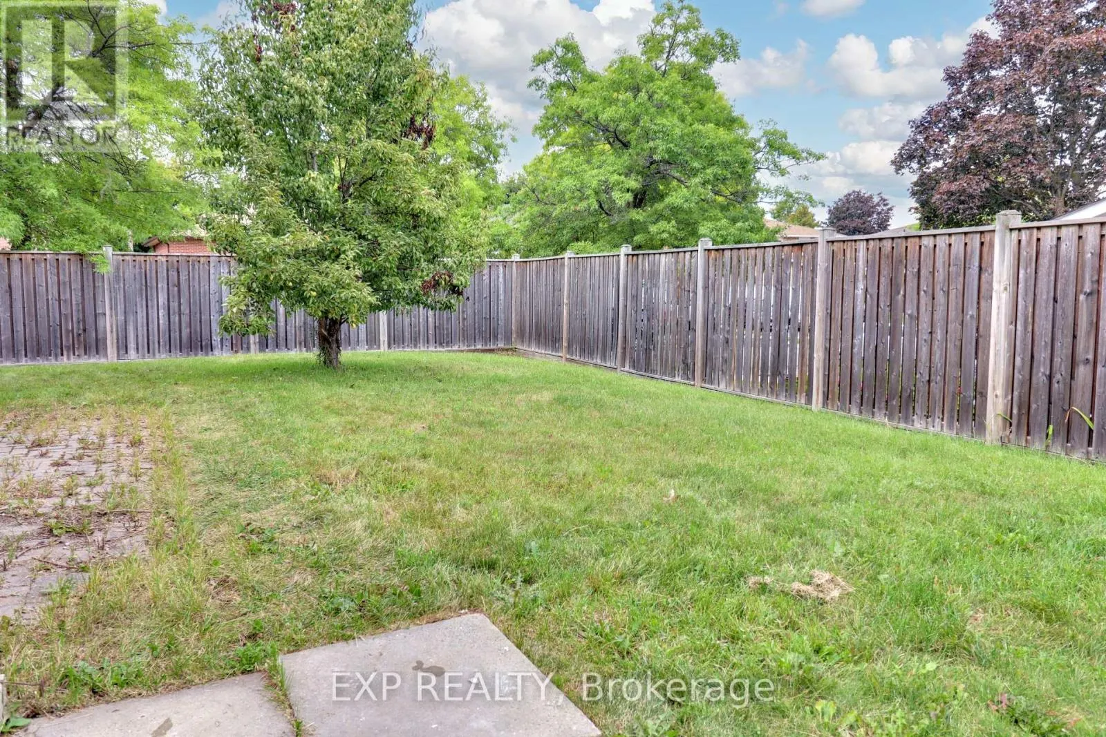 28 POINSETTIA PLACE