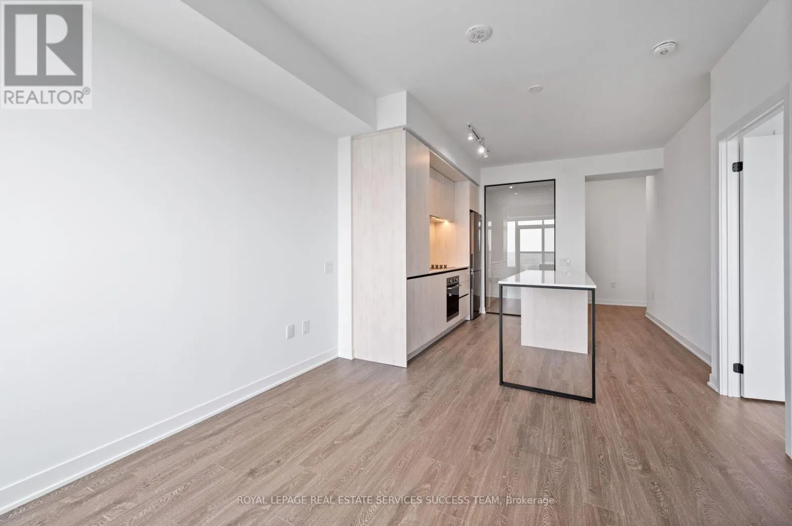 2495 EGLINTON AVENUE W