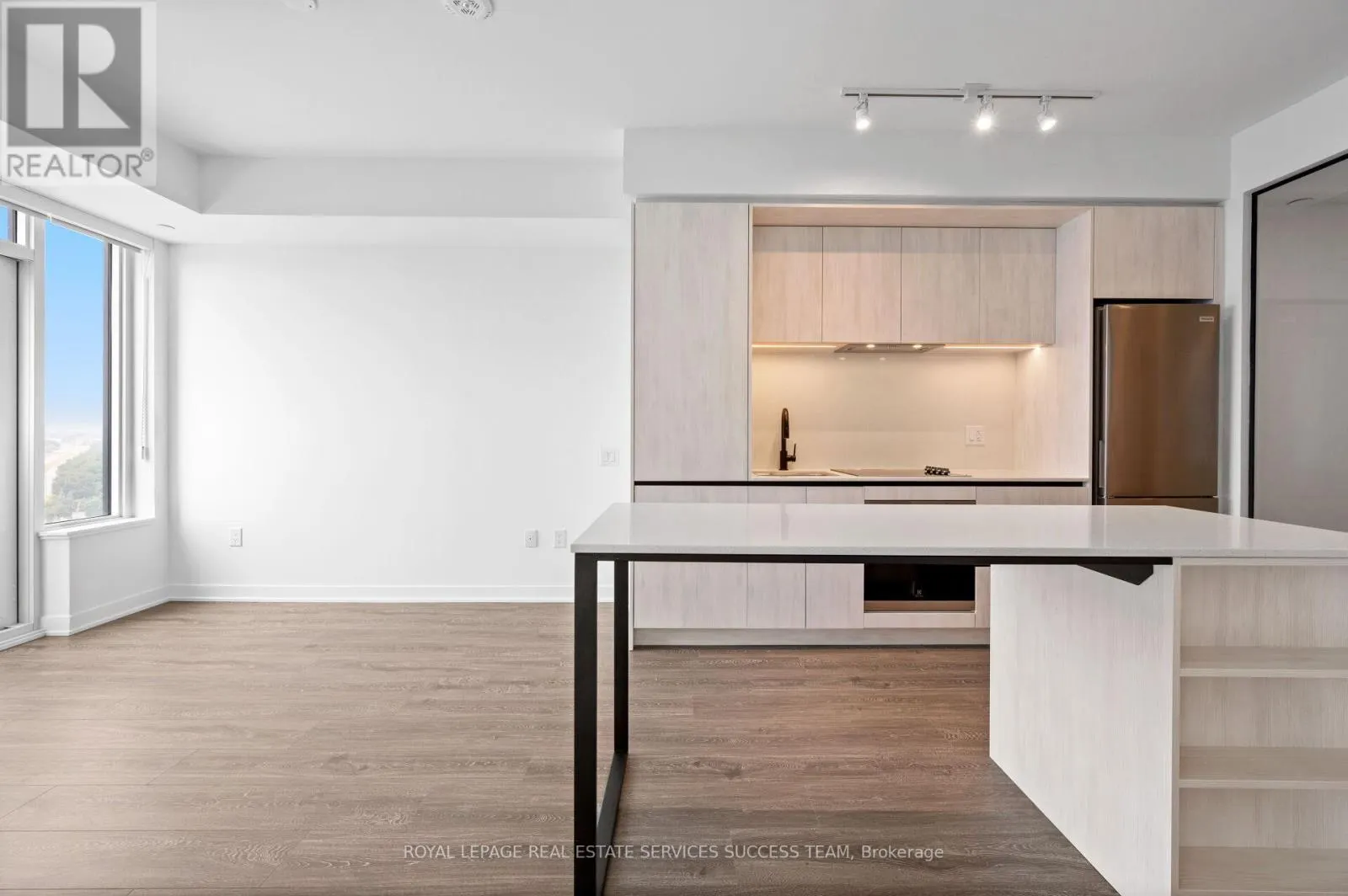 2495 EGLINTON AVENUE W