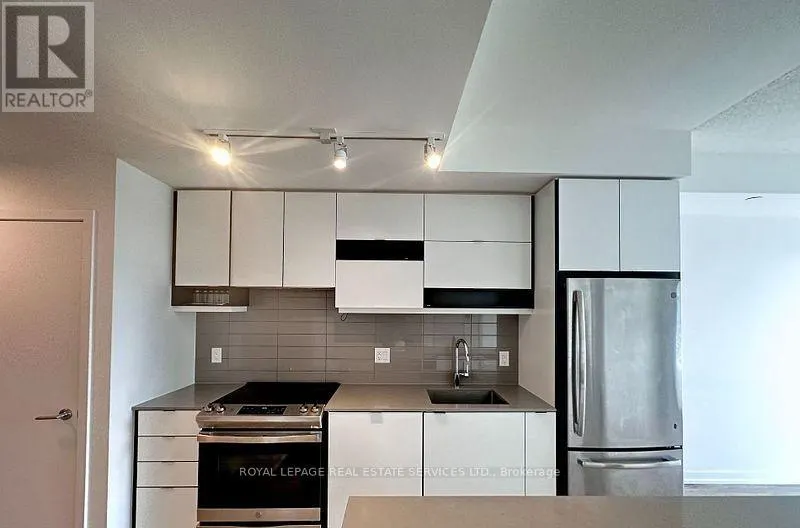 1612 - 4065 CONFEDERATION PARKWAY
