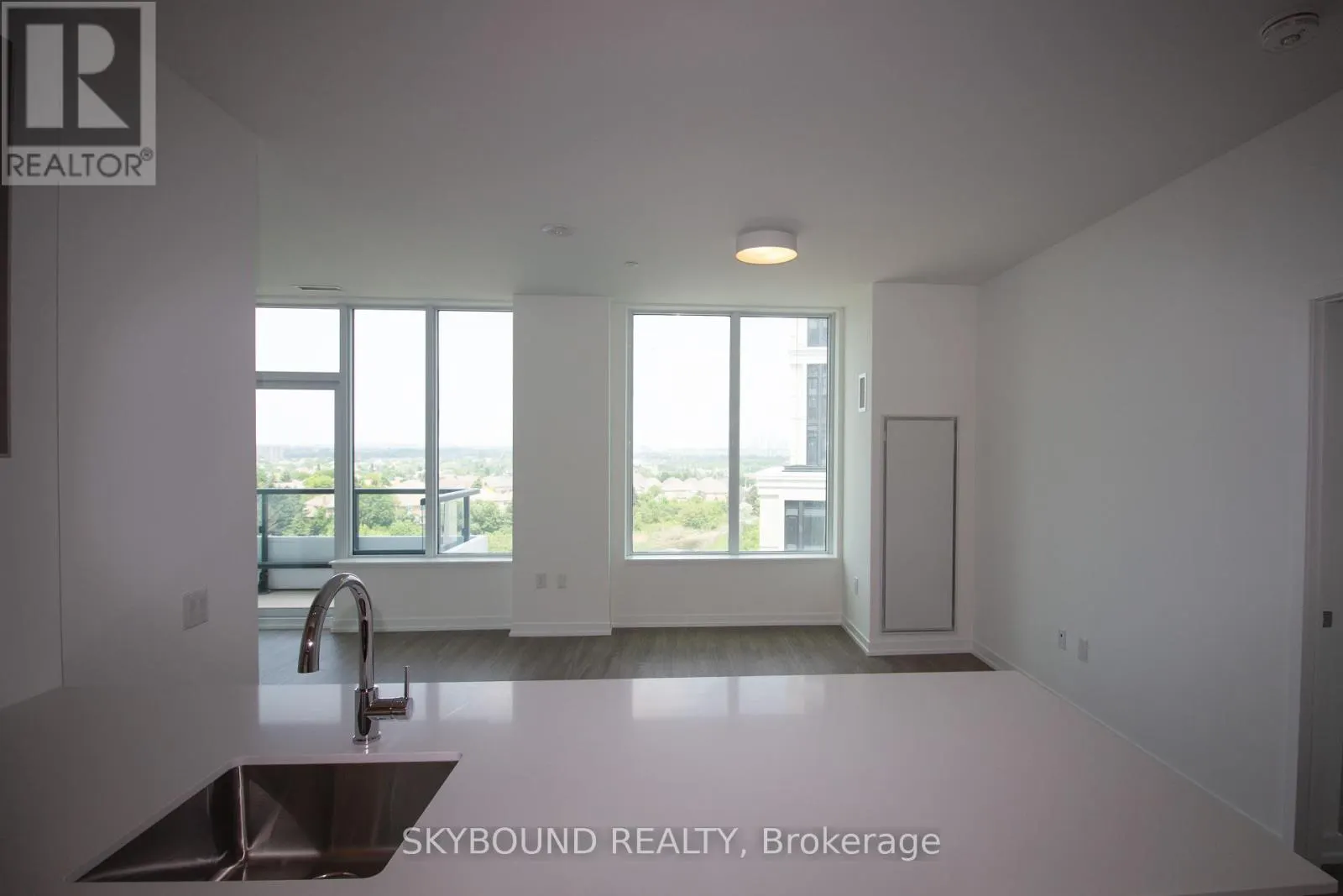 706 - 2485 EGLINTON AVE WEST AVENUE