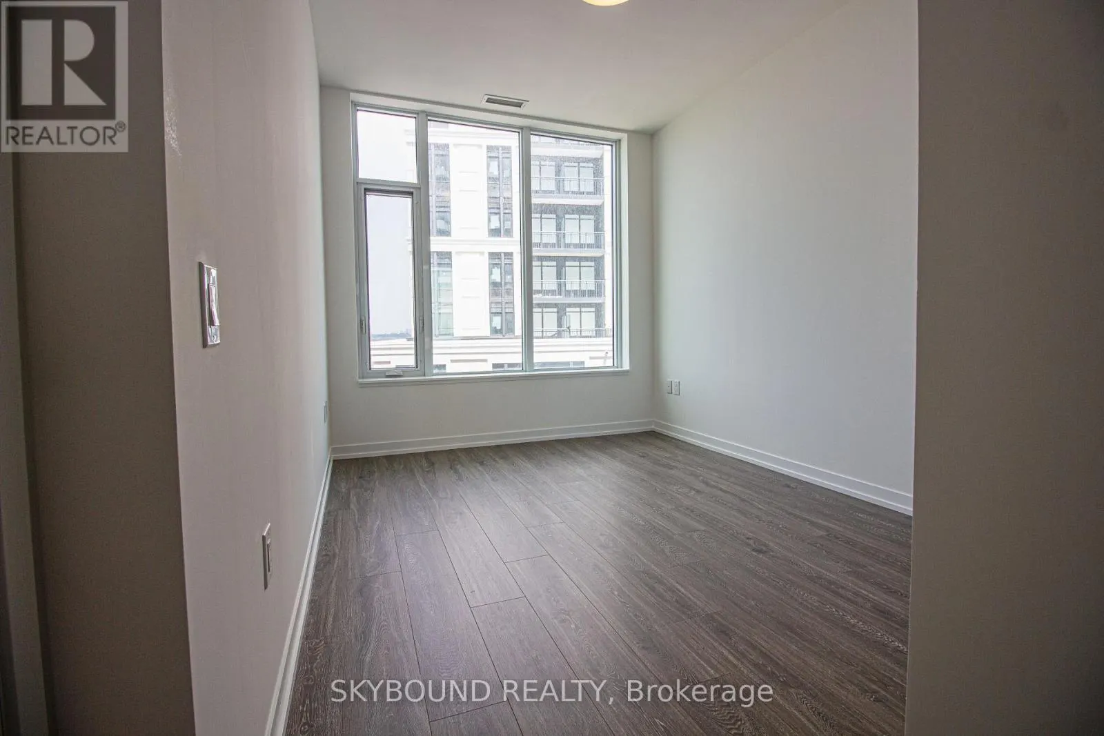 706 - 2485 EGLINTON AVE WEST AVENUE