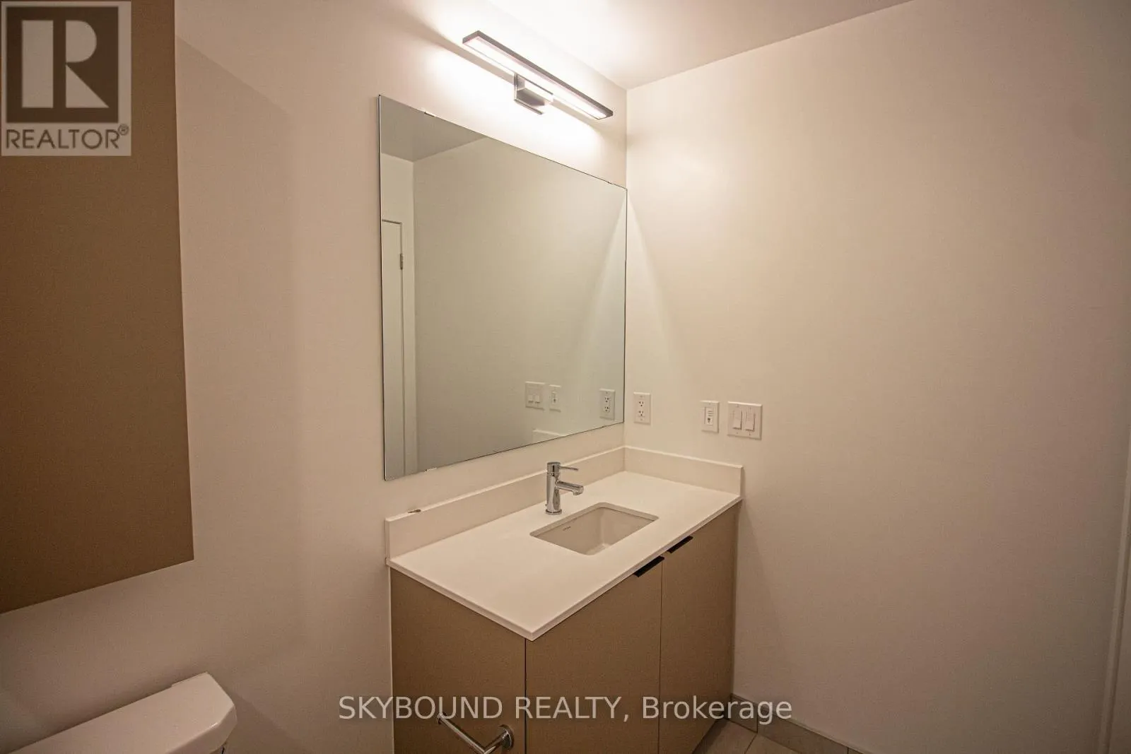 706 - 2485 EGLINTON AVE WEST AVENUE