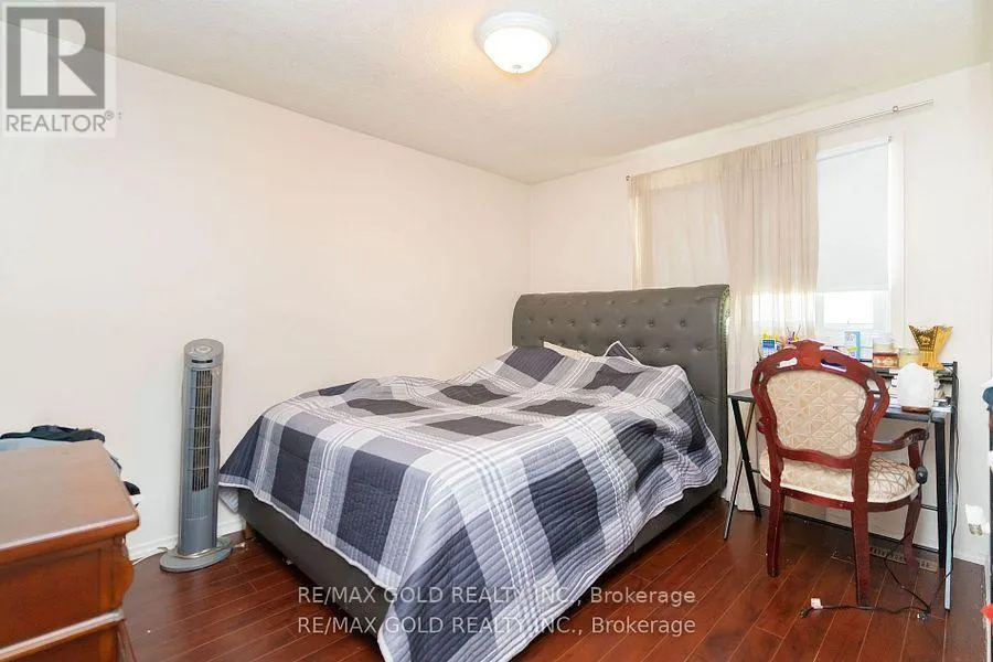63 - 105 HANSEN ROAD N