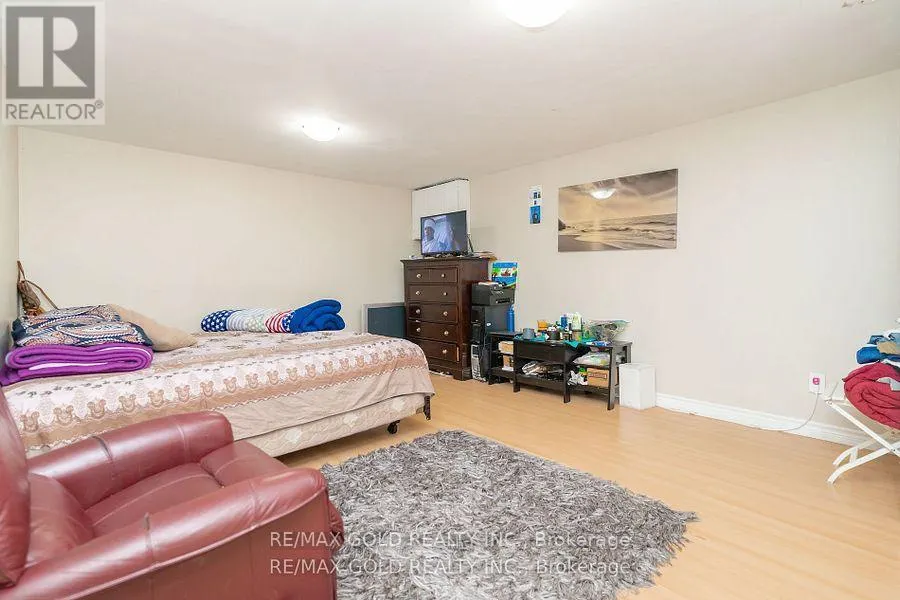 63 - 105 HANSEN ROAD N