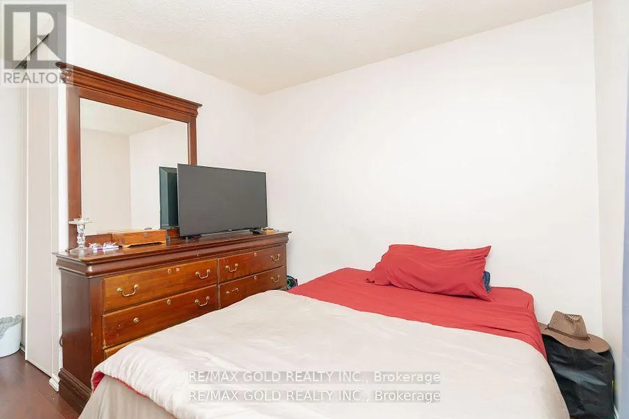 63 - 105 HANSEN ROAD N