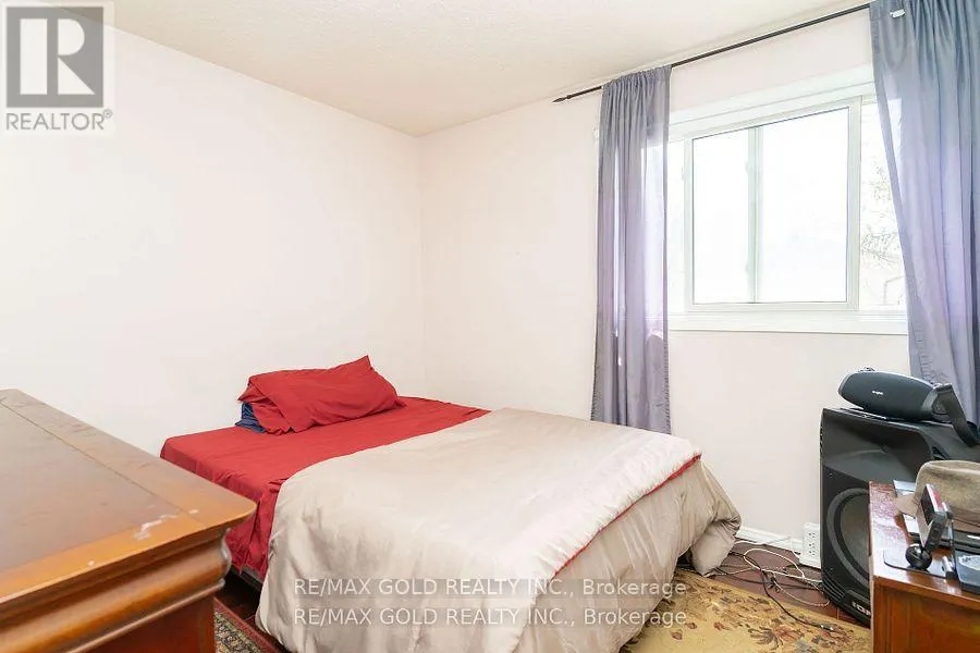 63 - 105 HANSEN ROAD N