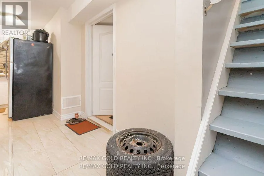 63 - 105 HANSEN ROAD N