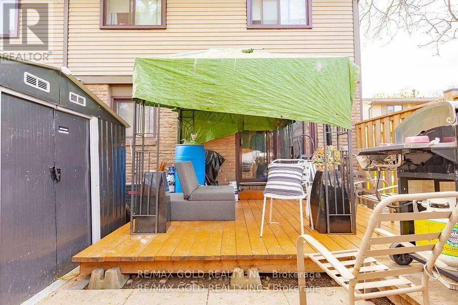 63 - 105 HANSEN ROAD N