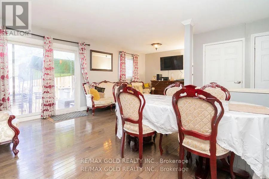 63 - 105 HANSEN ROAD N