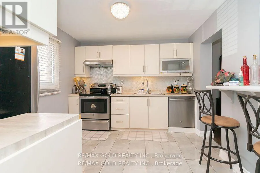 63 - 105 HANSEN ROAD N