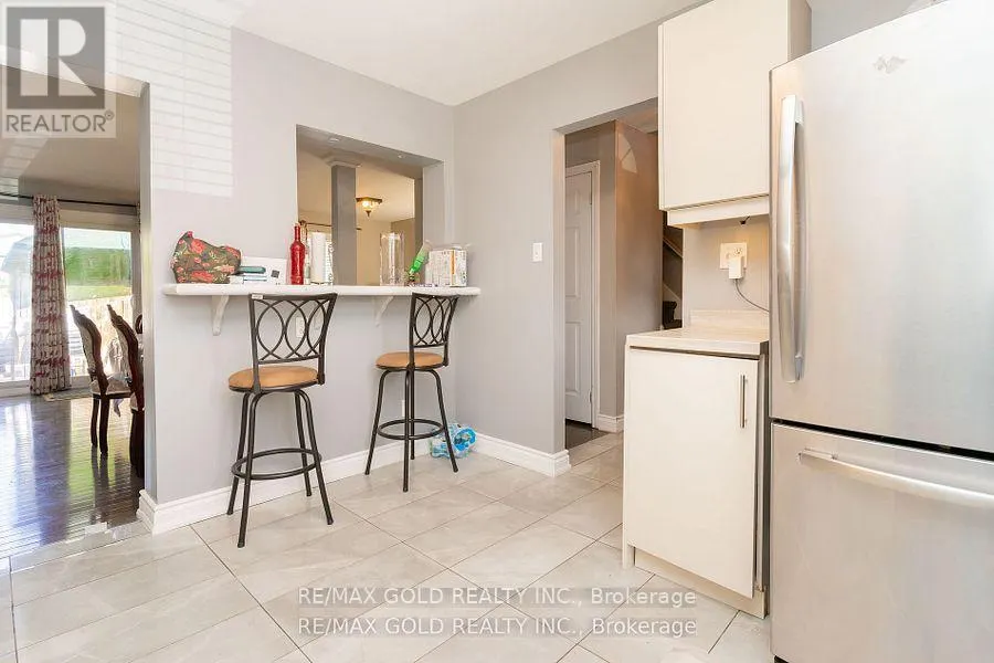 63 - 105 HANSEN ROAD N