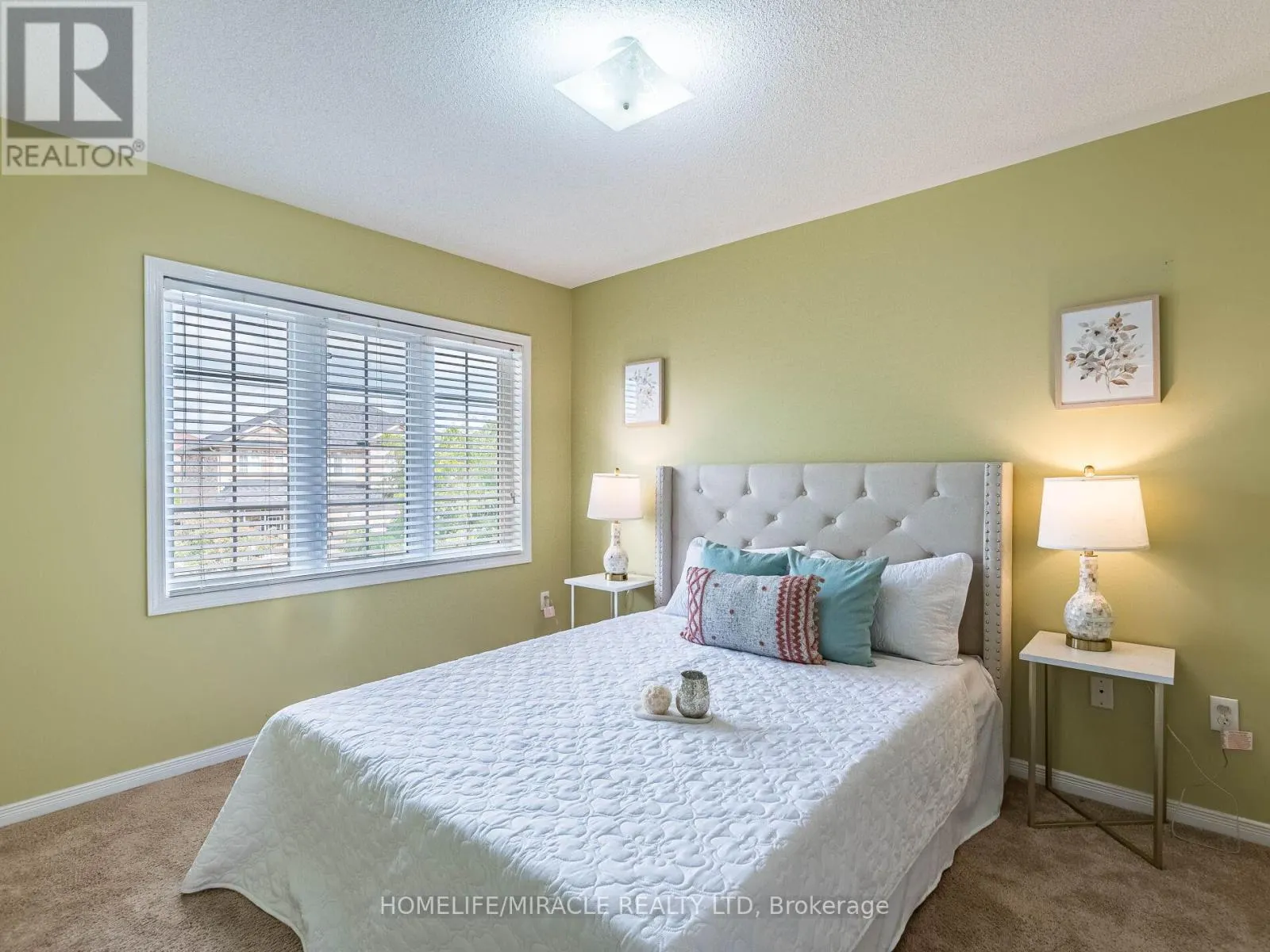 1 KETTLEWELL CRESCENT