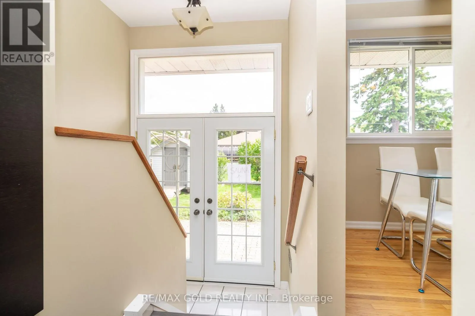 36 ALDERBURY CRESCENT