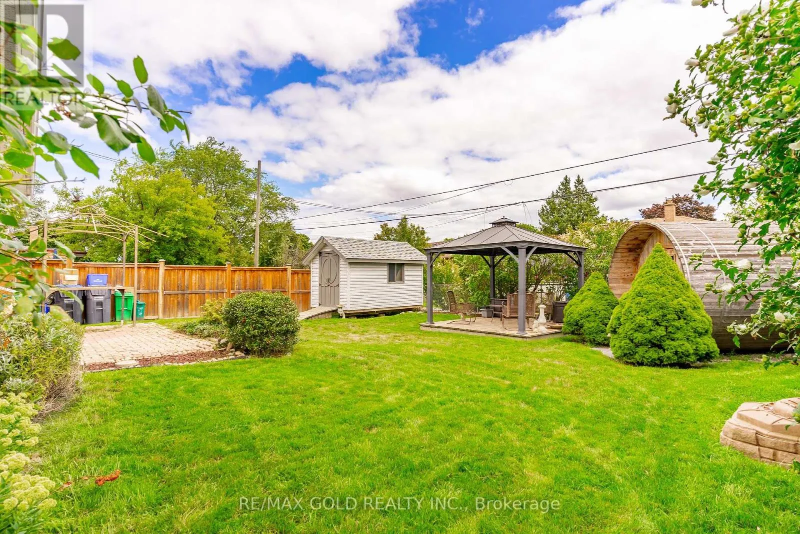 36 ALDERBURY CRESCENT