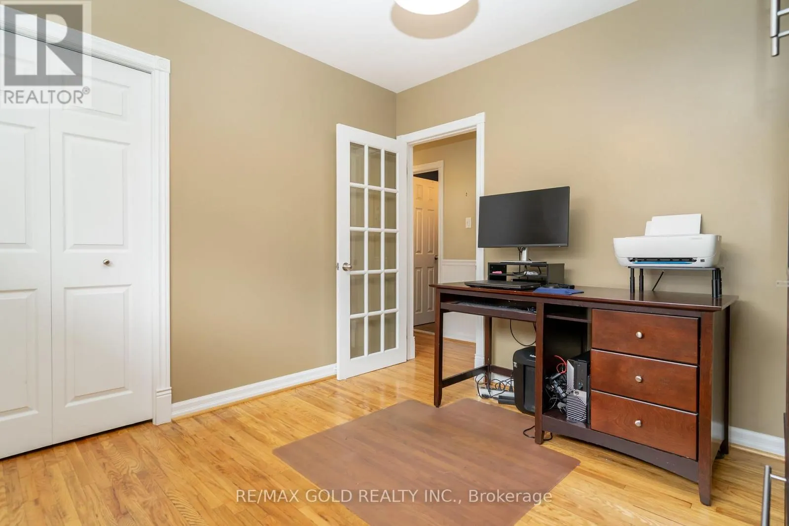 36 ALDERBURY CRESCENT