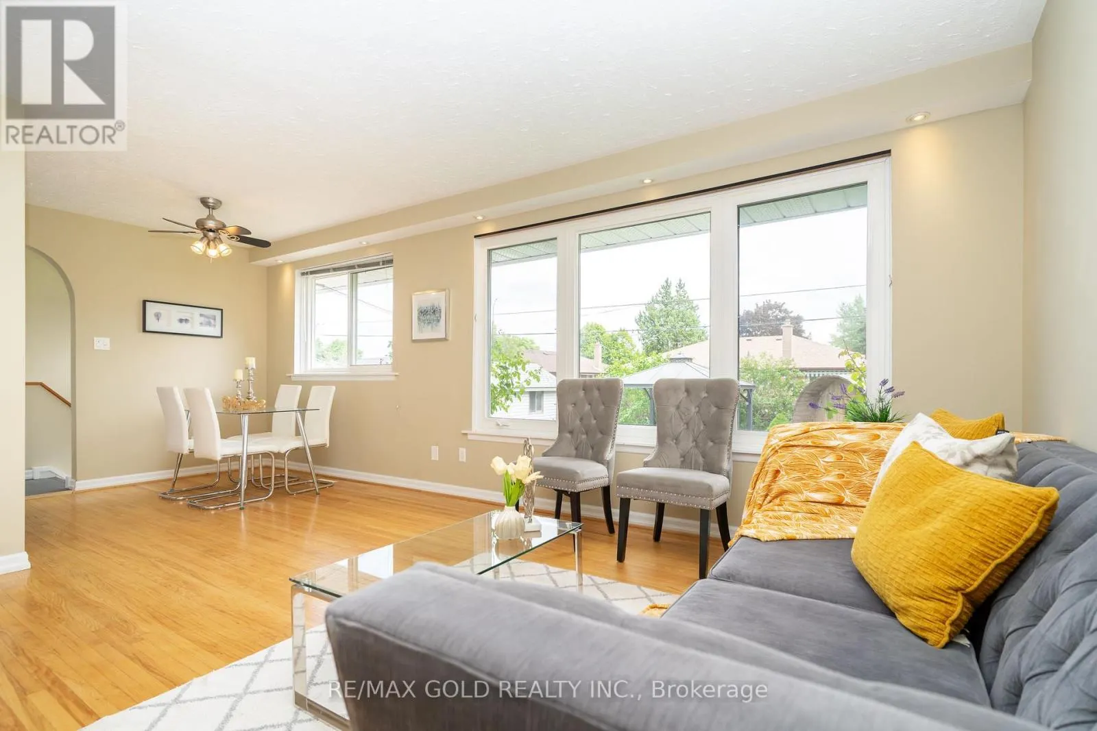 36 ALDERBURY CRESCENT
