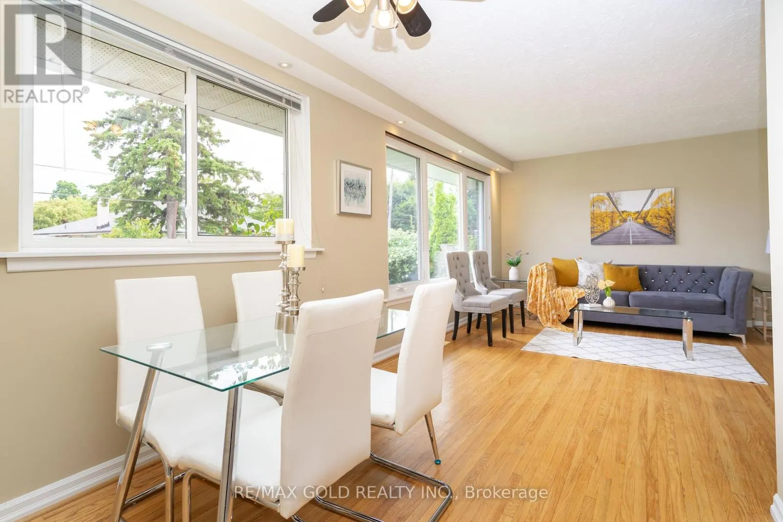 36 ALDERBURY CRESCENT