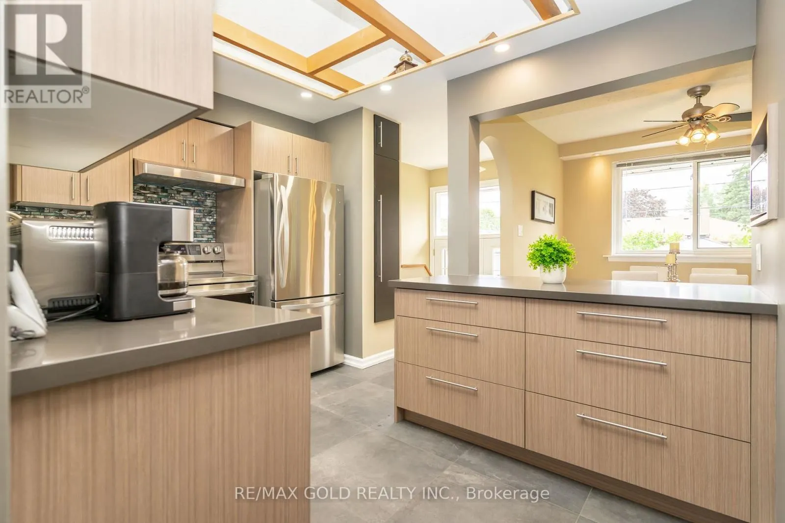 36 ALDERBURY CRESCENT