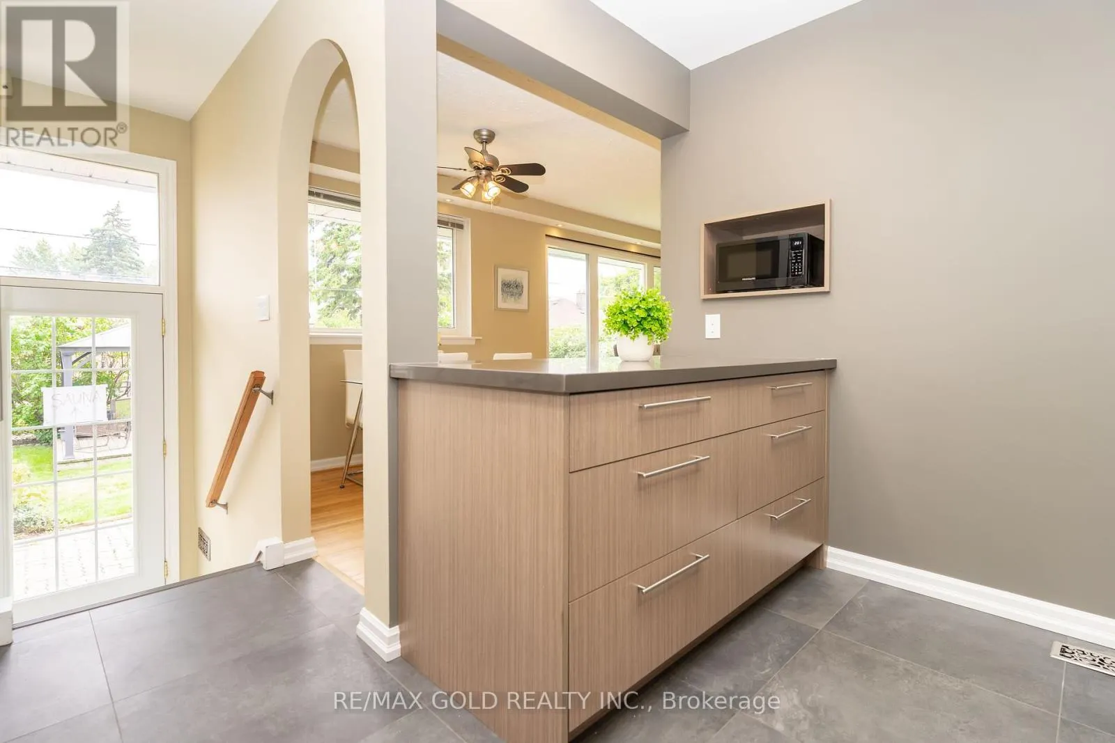 36 ALDERBURY CRESCENT