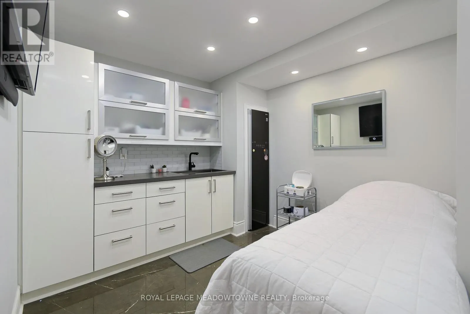 1 ROYAL WEST DRIVE