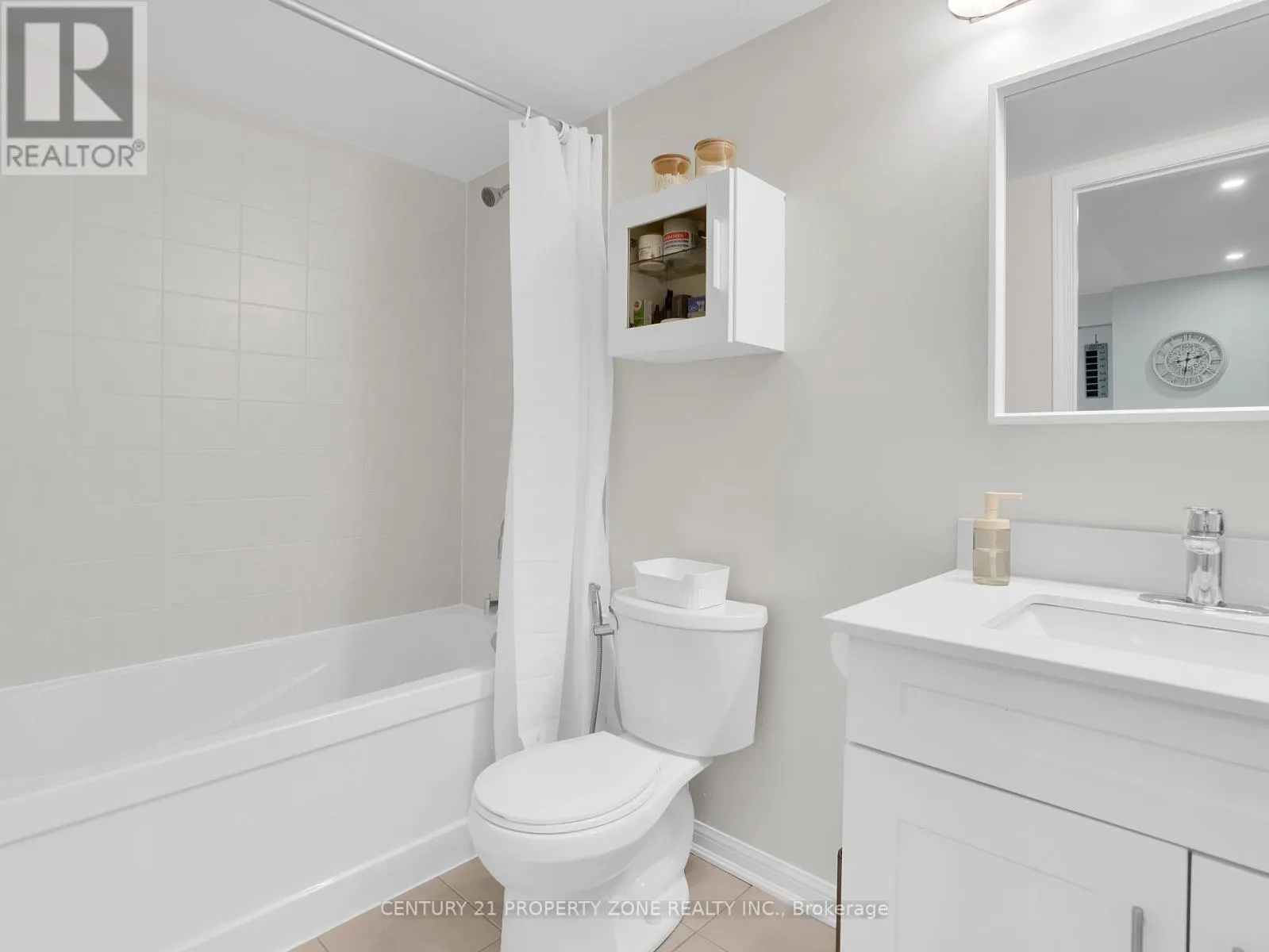 205 - 70 BAYCLIFFE CRESCENT