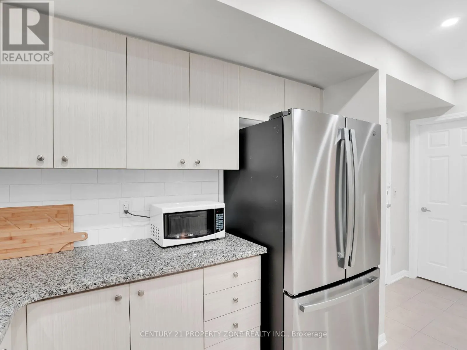 205 - 70 BAYCLIFFE CRESCENT
