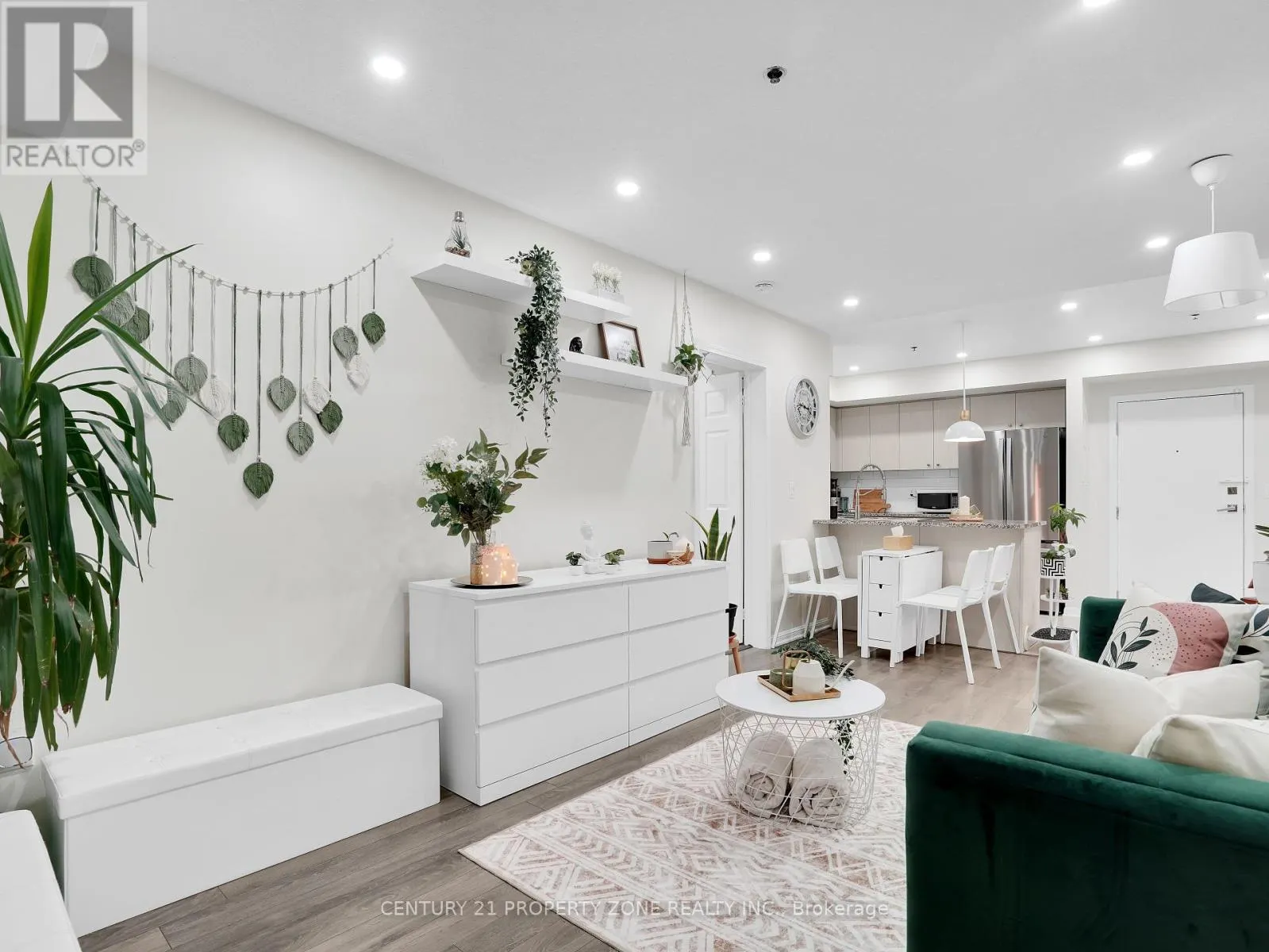 205 - 70 BAYCLIFFE CRESCENT